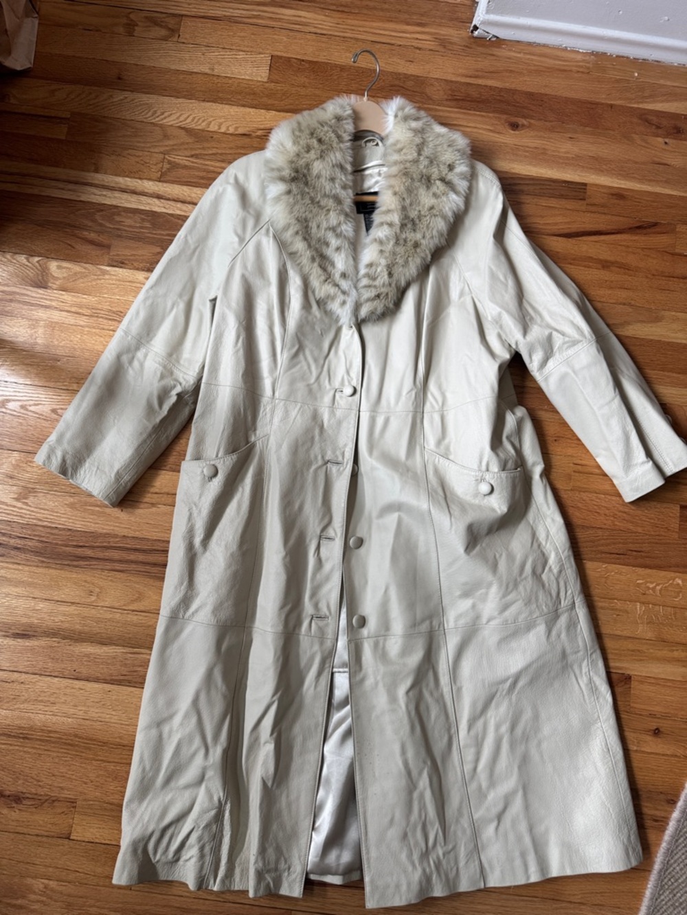 Cream Leather Coat w/ Removable Faux Fur Collar & Inner Thermolite Polyfil Liner